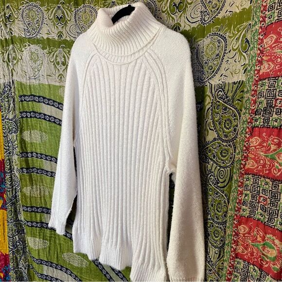 NWT Altar'd State Off White Oversized FuzzyTurtleneck Ribbed Sweater Size Medium - Picture 9 of 16